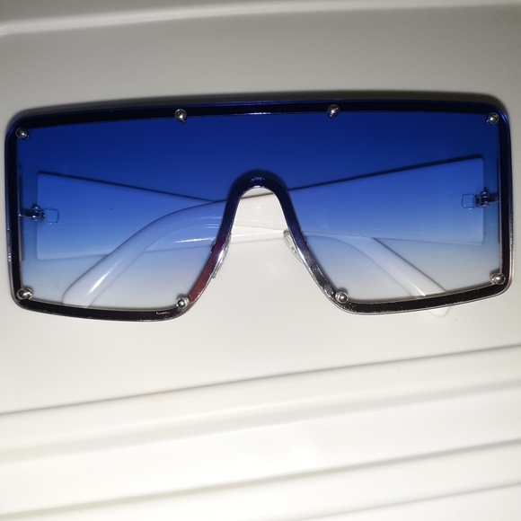 Oversized Flat Top Square Women's Sunglasses - Picture 7 of 8